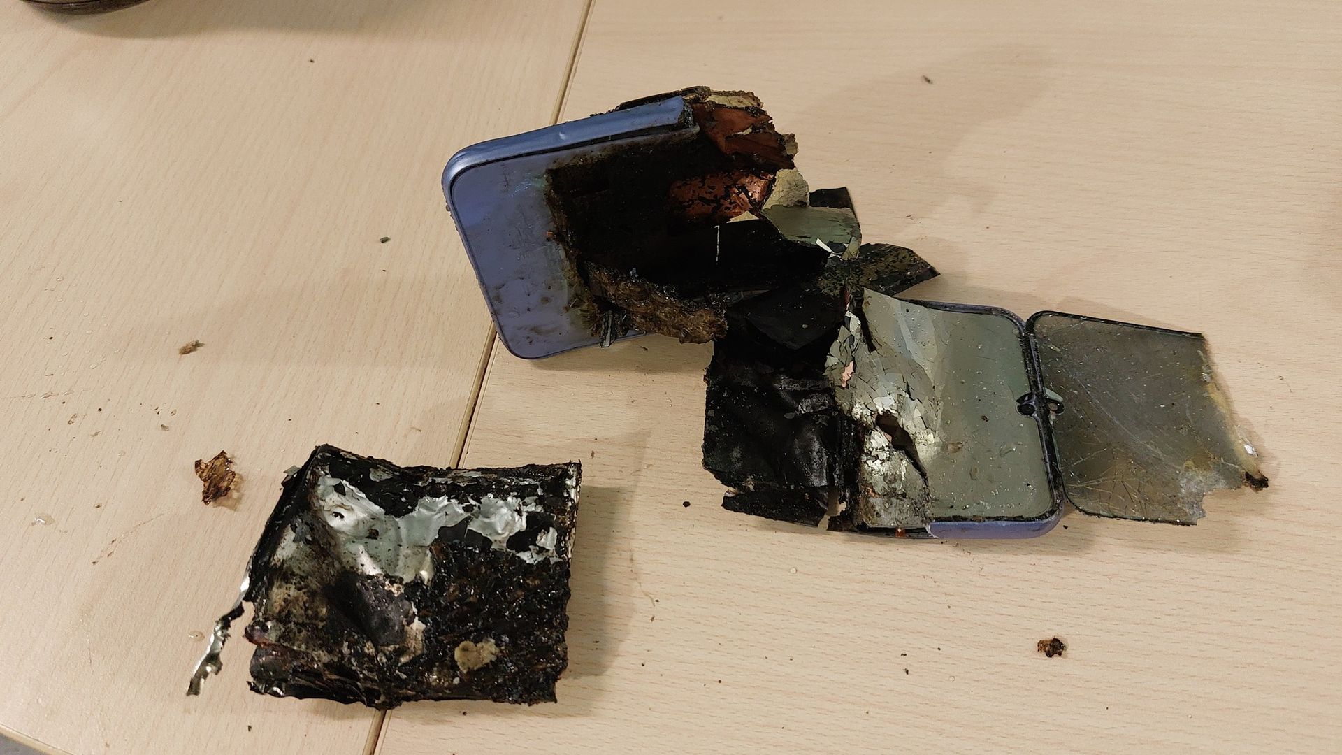 Nevestno odlaganje nevarnih odpadkov: Zagorelo na Kocerodu