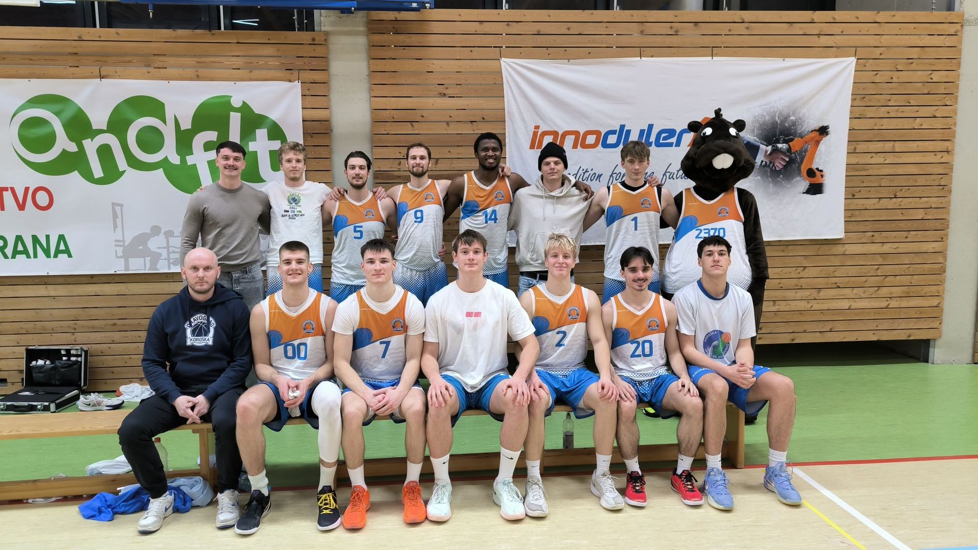 Košarkarski vikend v Dravogradu: Člani v lov na revanšo, kadeti nadaljujejo zmagoviti niz 