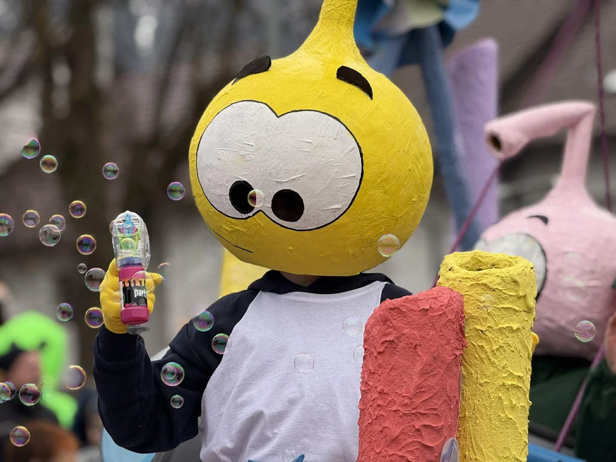 Goljufi na karnevalu v Kotljah naj bi s prodajo srečk oškodovali obiskovalce