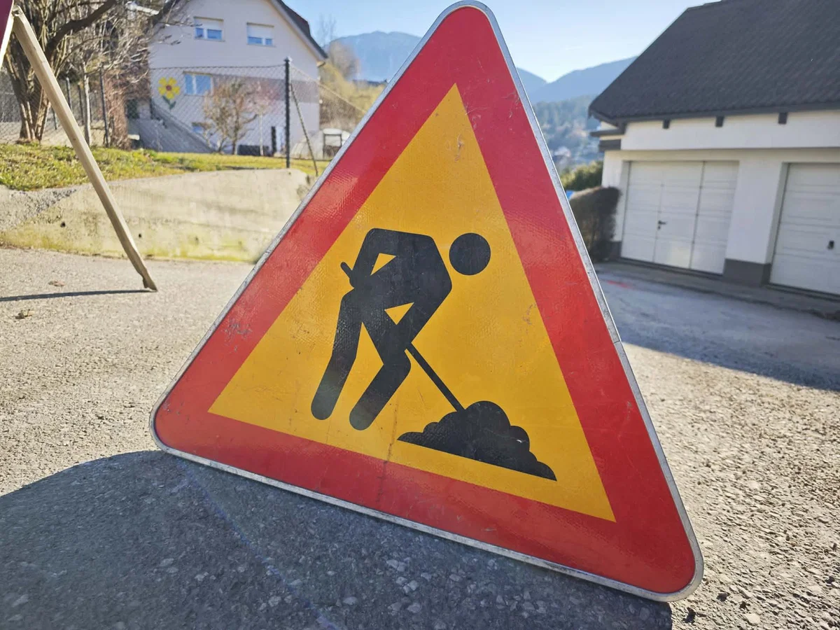 Zaradi del popolna zapora ceste Gosnikov most-Zaleten-Mravljak v Vuzenici