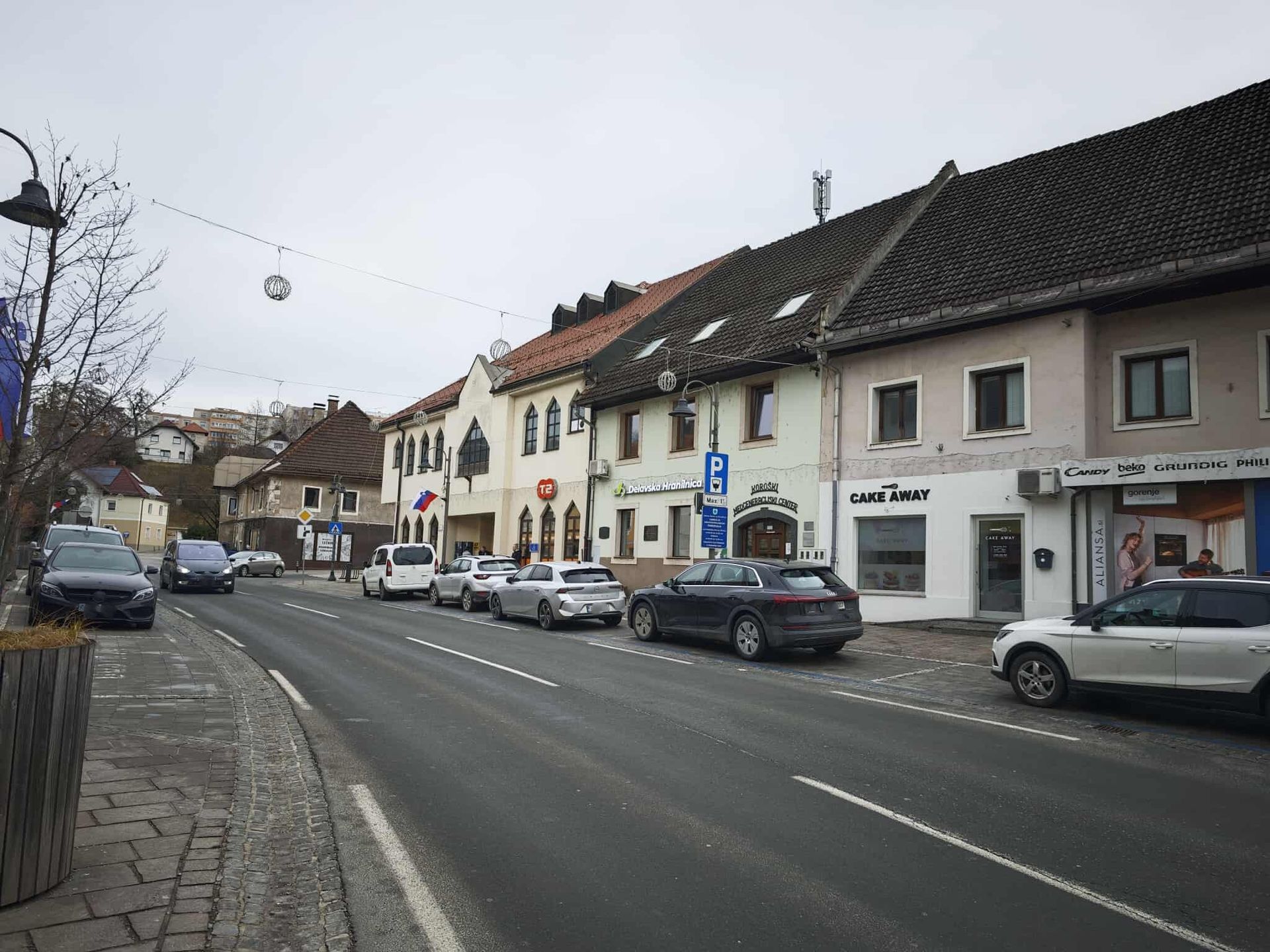 Občina Ravne uvaja plačljivo parkiranje v mestnem jedru in na območju DTK