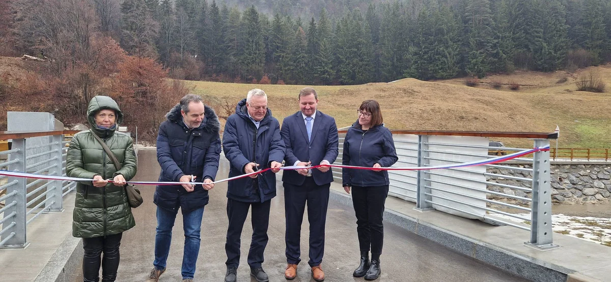 (FOTO) V Mežici slavnostno otvorili prenovljen Orešnikov most