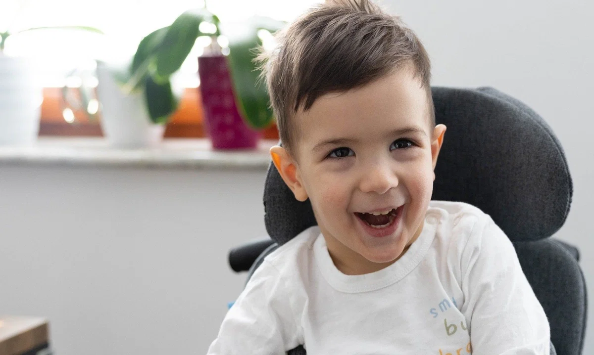 Zmaga za Aleksa: Slovenija zbrala 618.166 € za njegovo zdravilo