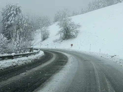 Na Koroškem smo se zbudili v zasneženo jutro