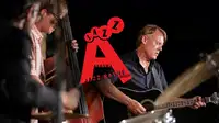 Chris Eckman Trio vas bo v Kompleksu popeljal v jazzovsko improvizacijo americane