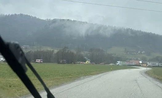 Previdno: Prišlo je do prometne nesreče v Pamečah