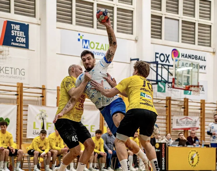 Slovenjgraški rokometaši praznih rok iz Radovljice