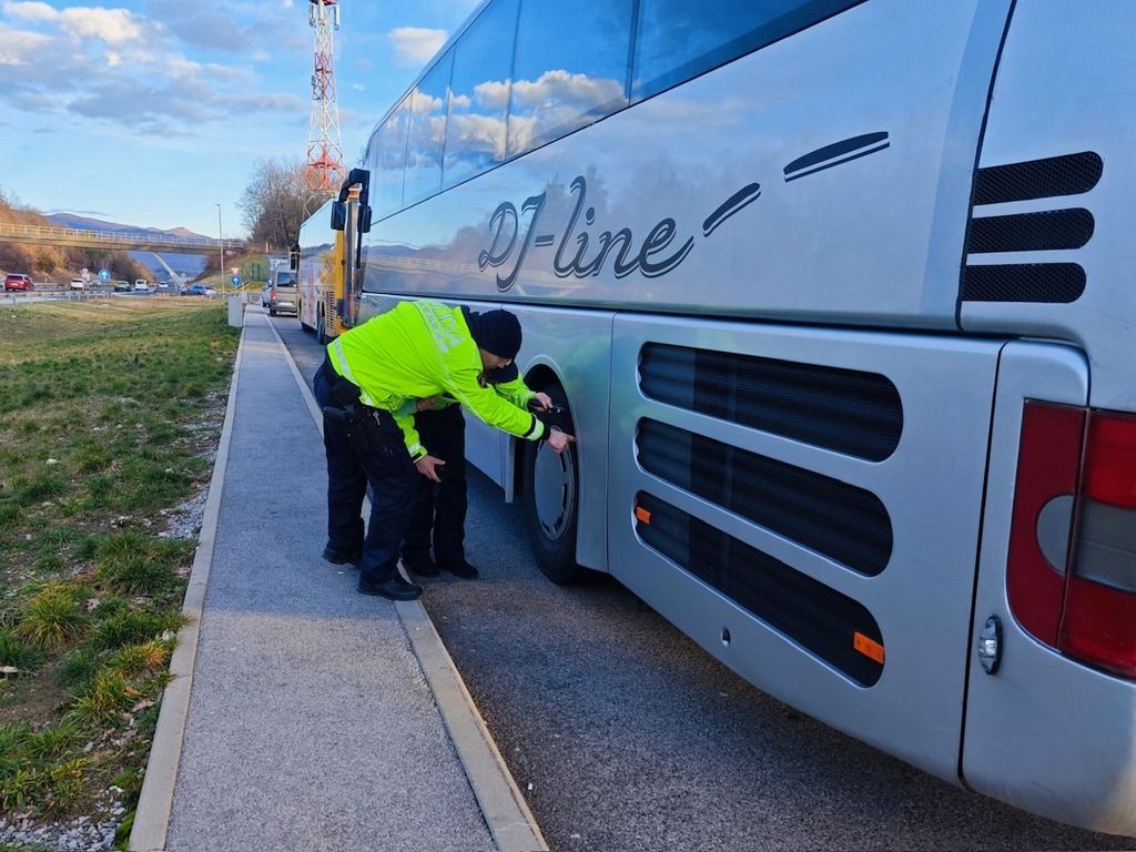 Policisti v enotedenskem nadzoru zaznali več kot tisoč kršitev