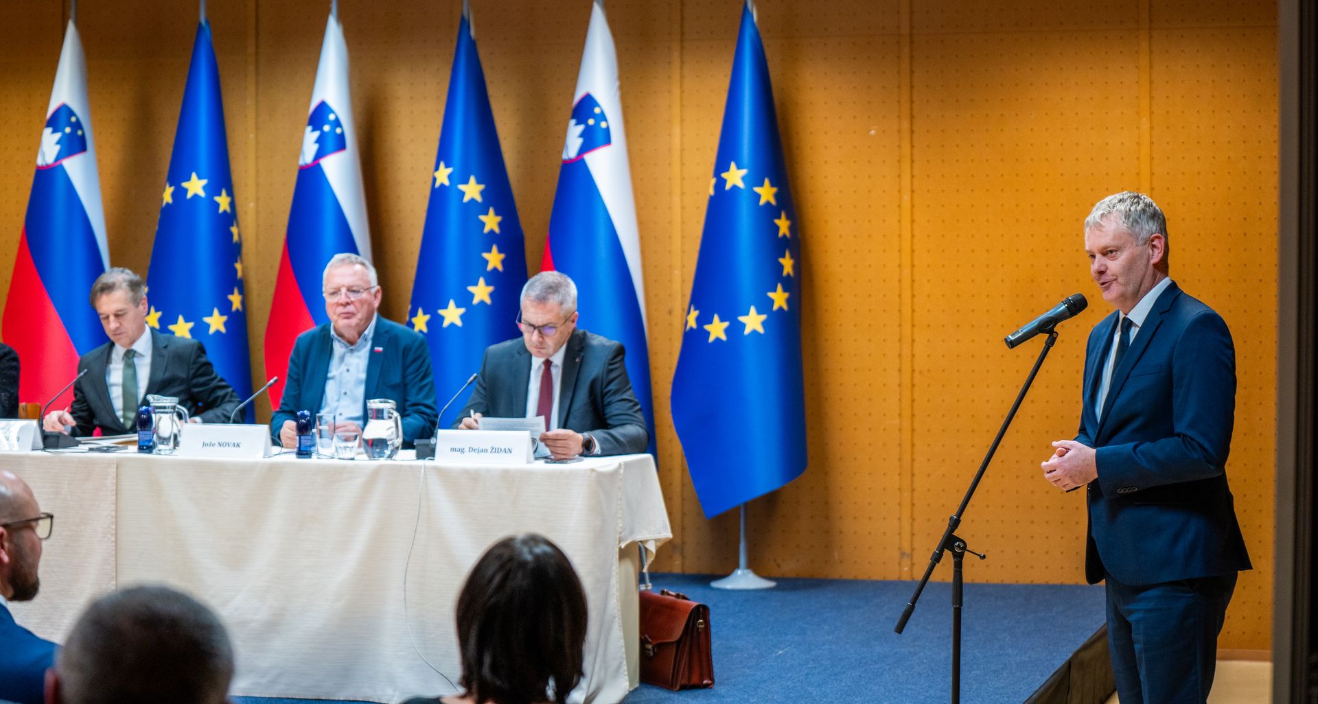 (FOTO) Vlada RS obljublja podporo razvoju kadrov in prilagajanju potrebam gospodarstva