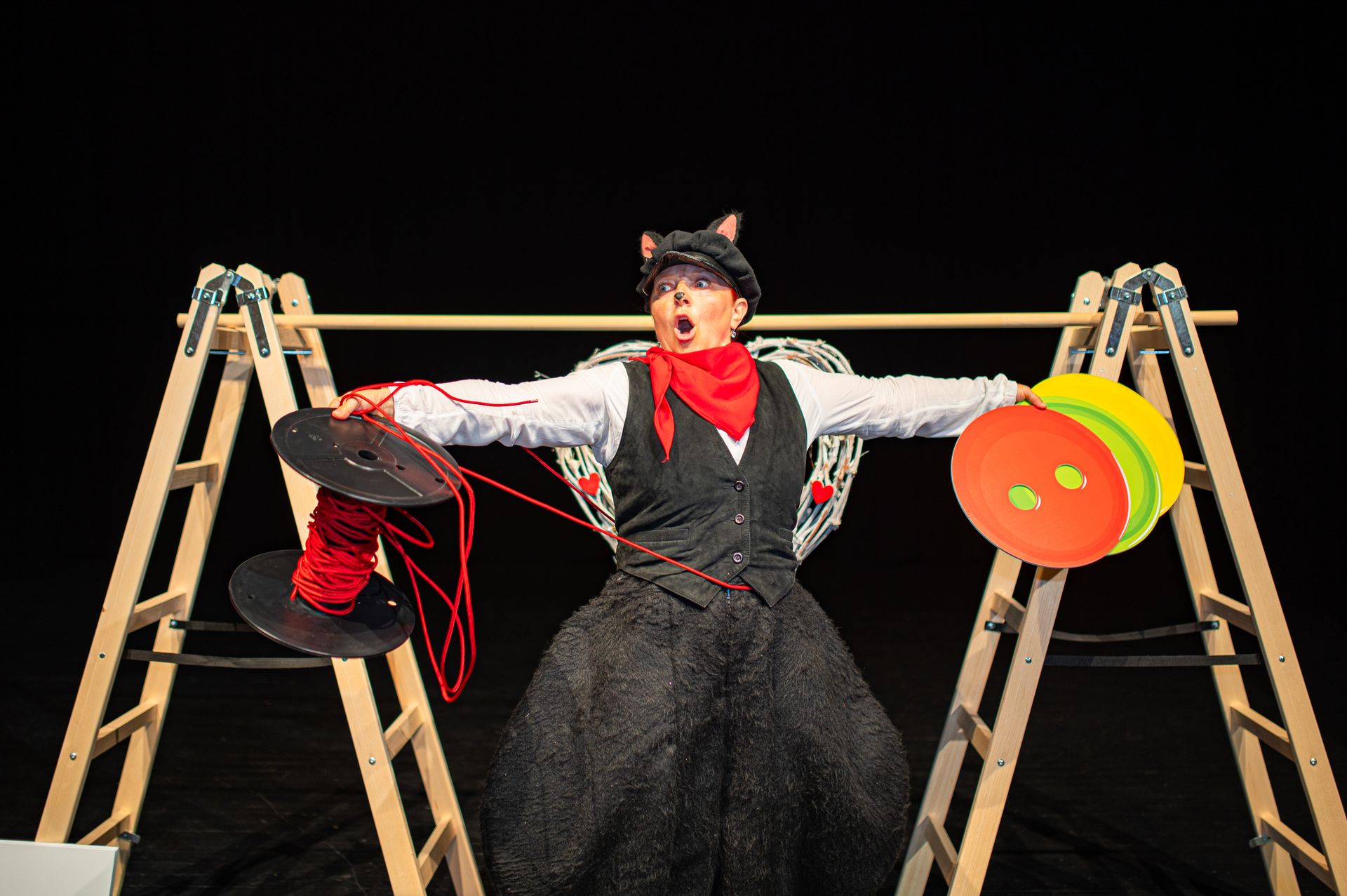 Doživite prigode zaljubljenega mačkona Berta v okviru Abonzmajčka