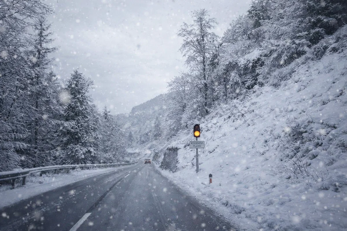 Bralce zaskrbela rdeča luč na semaforju za proženje plazov, VOC odgovarja