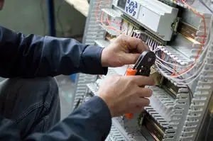 LineaTech vabi nove okrepitve v svoj kolektiv: Elektrotehnik / Mehatronik