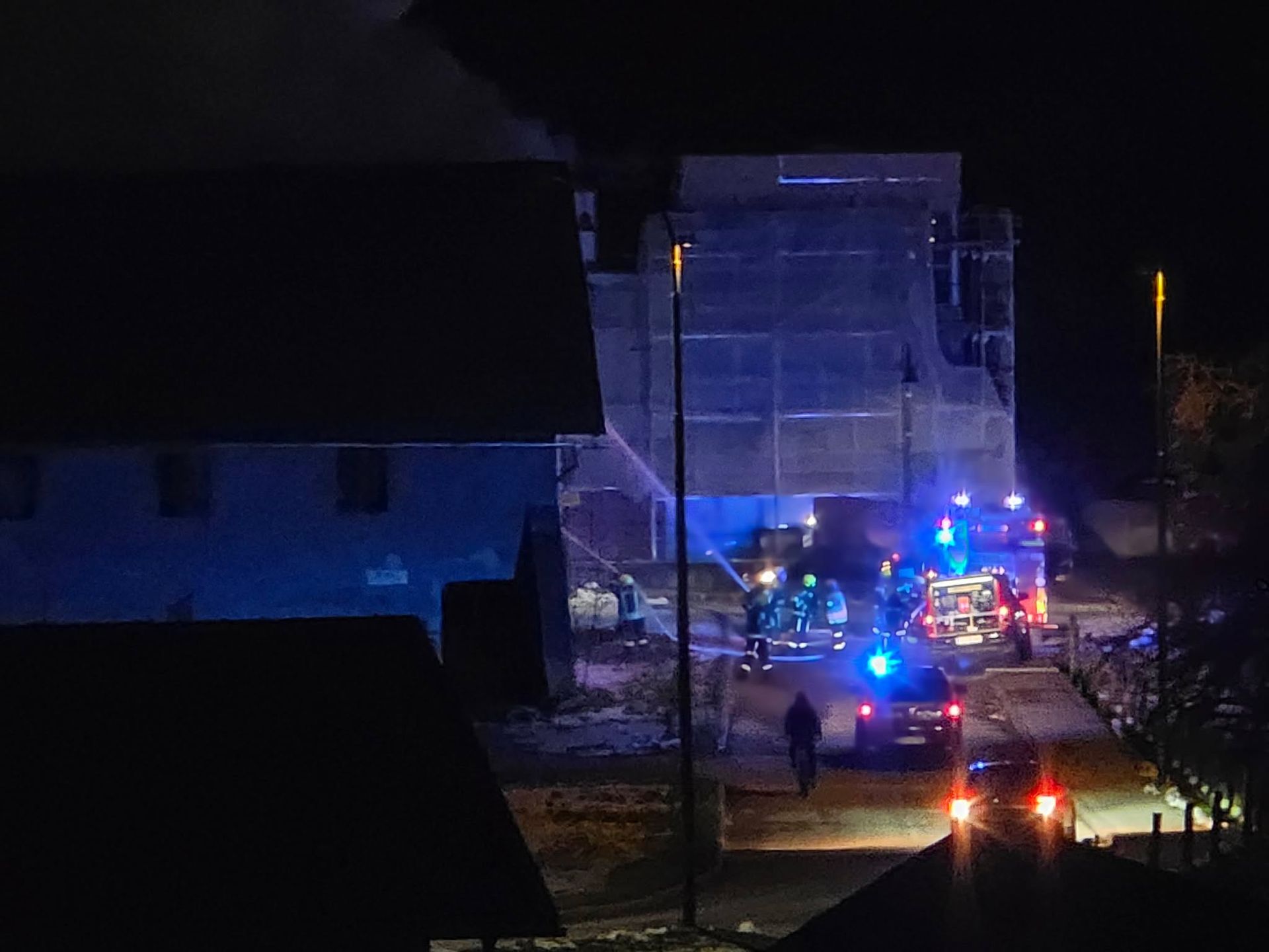 Ogenj v celoti uničil starejši objekt v Mislinji