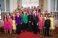 Ob prazniku predsedniško palačo obiskalo okoli 300 žensk 