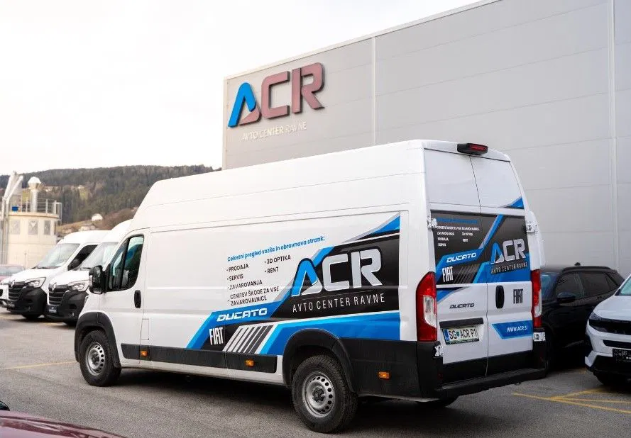 Ko vas čakajo večji podvigi, ima Avto Center Ravne za vas pripravljen kombi