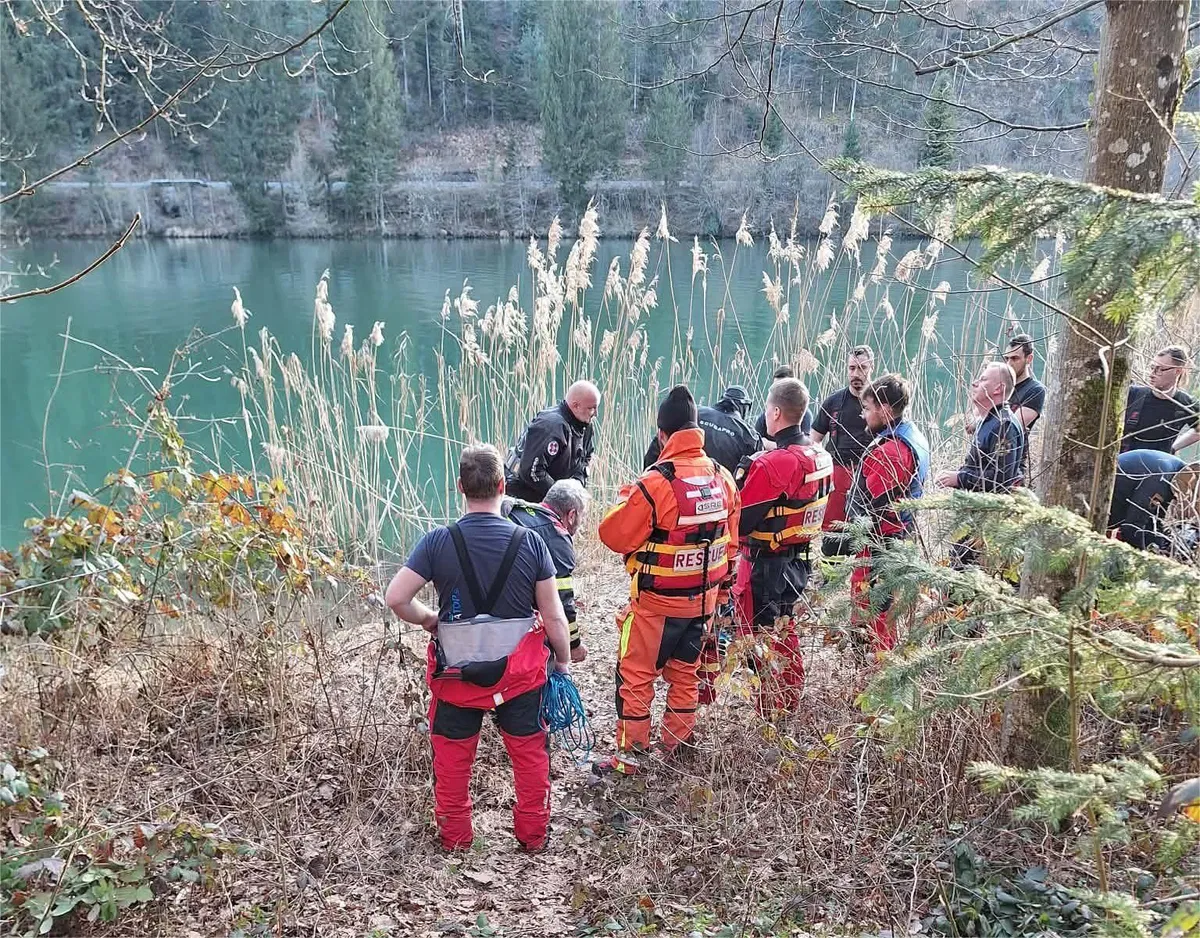 Obsežna iskalna akcija na območju Radelj ob Dravi, pogrešane osebe še niso našli
