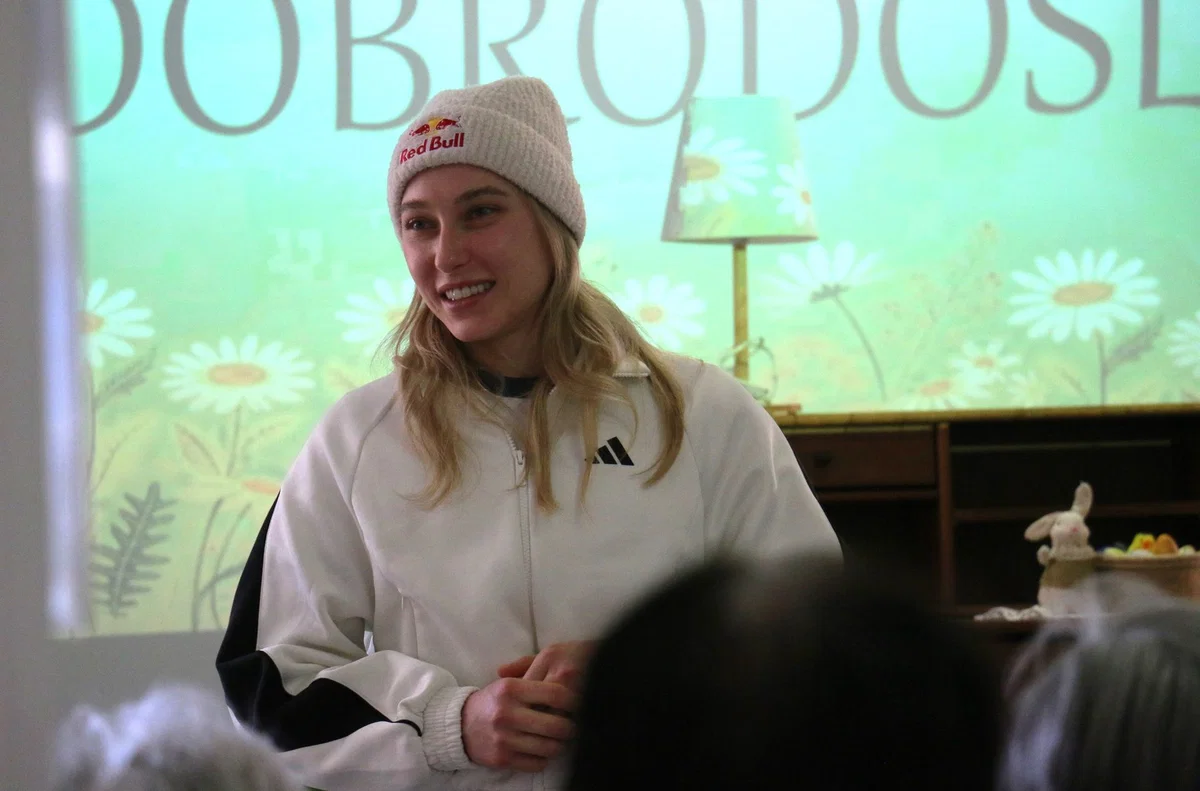 Janja Garnbret s svojim obiskom razveselila stanovalce Doma starostnikov v Slovenj Gradcu