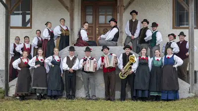 Ob 45-letnici folklorne tradicije: Pridruži se slavnostnemu večeru v Črni na Koroškem