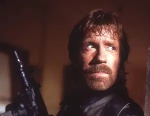 Umrl ameriški igralec Chuck Norris