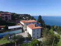 Prvomajski prazniki ob morju: Izkoristite ugodno ponudbo v Počitniškem domu Fiesa