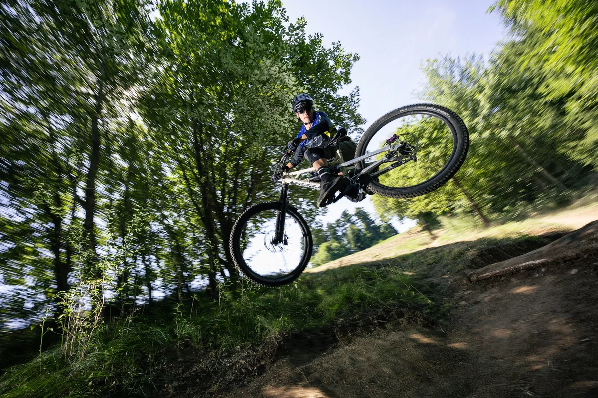Več kot le kamp: Vid Peršak spodbuja mlade generacije kolesarstva na Koroškem