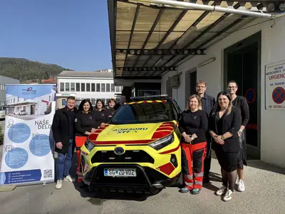 Pomembna pridobitev za ZD Ravne: Novo vozilo za dežurnega zdravnika