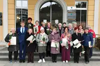  Ob zaključku megagobelina župan dr. Tomaž Rožen podelil spominske zahvalne listine 