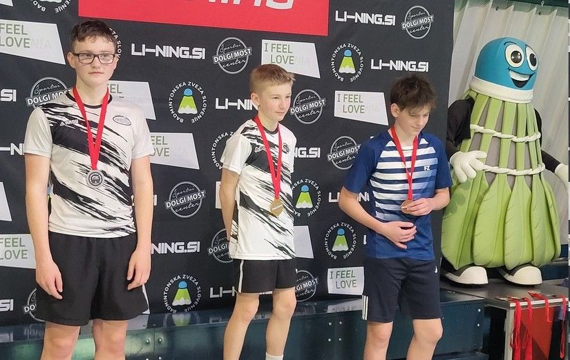 Mladinski Li-Ning turnir: Štiri medalje za BK Karizma 