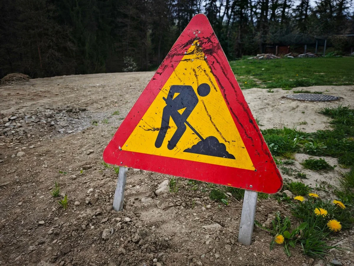 Zaradi del popolna zapora ceste na Muti