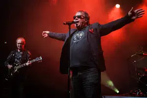 Pankrti prinašajo Totalno revolucijo v Kompleks