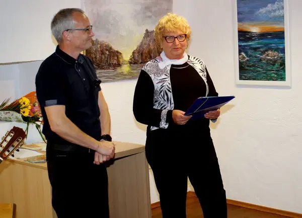 (FOTO) V razstavnih prostorih Infopisarne Dravograd so na ogled likovna dela Duške Račnik