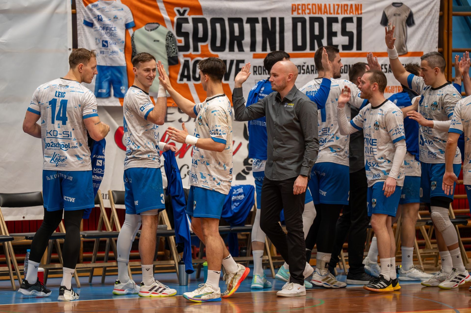 Slovenjgraški rokometaši v Škofjo Loko po pomembni točki v boju za polfinale