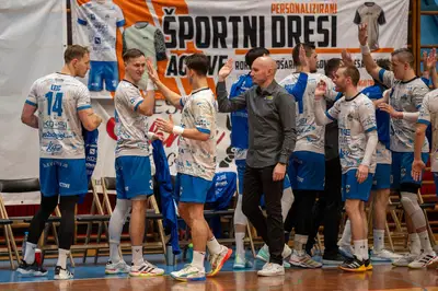 Slovenjgraški rokometaši v Škofjo Loko po pomembni točki v boju za polfinale