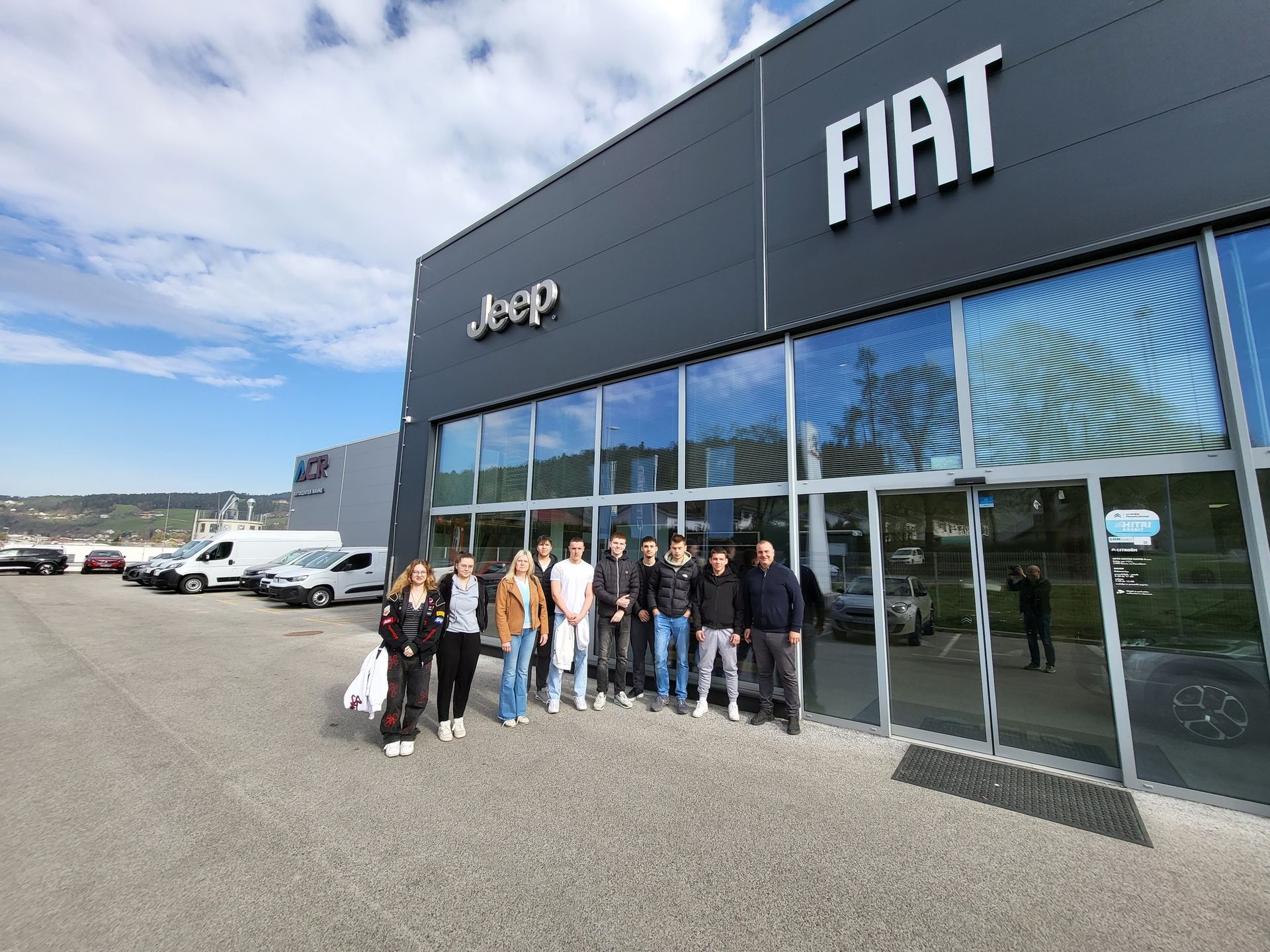 Avto Center Ravne omogočil mladim vpogled v delovno okolje