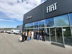 Avto Center Ravne omogočil mladim vpogled v delovno okolje