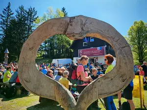 Praznik dela vabi na tradicionalno srečanje na Koči pod Kremžarjevim vrhom