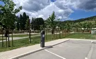 Na Prevaljah zaživela nova javna polnilnica za električna vozila