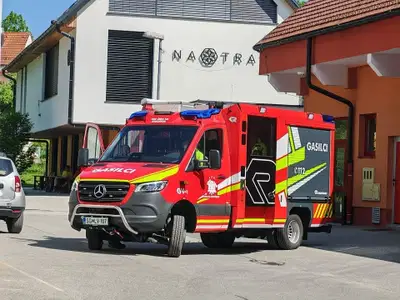 V Mežici je zagorelo v gozdu, aktiviranih več gasilskih društev