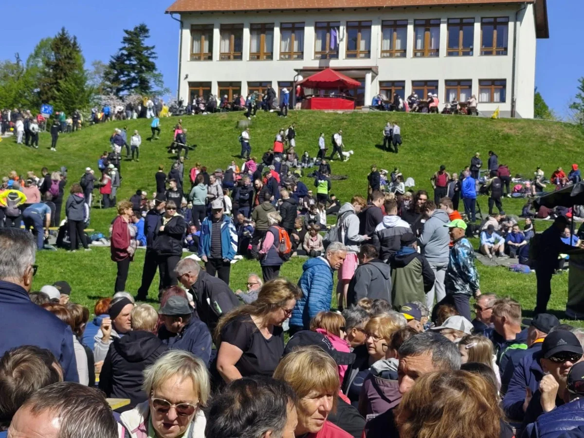 (FOTO) Završam uspelo jubilejno 40. prvomajsko srečanje planincev