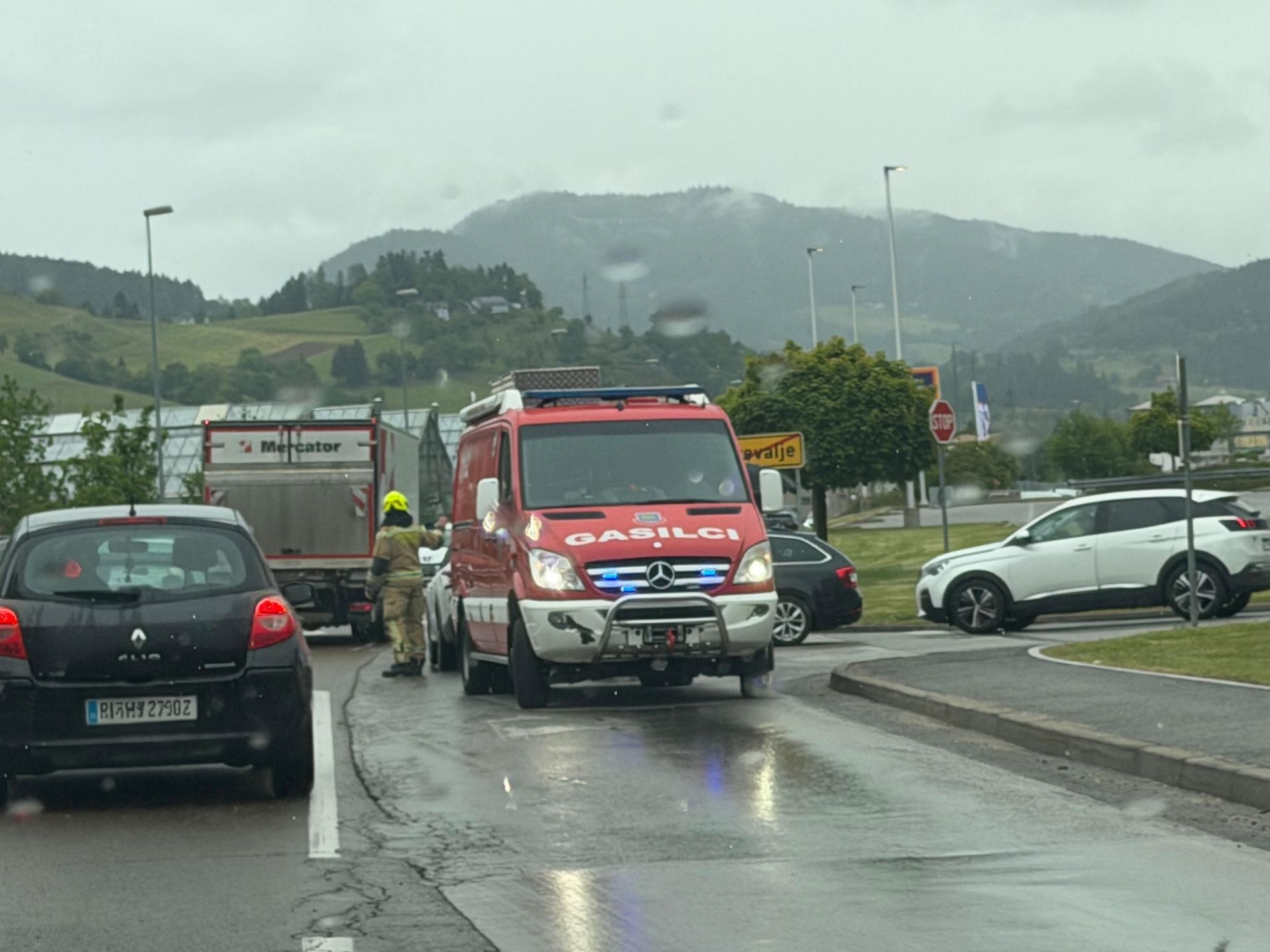 Prometna nesreča pri Brančurniku na srečo brez poškodovanih
