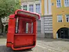Pred UGM prenovljeni legendarni kiosk K67 