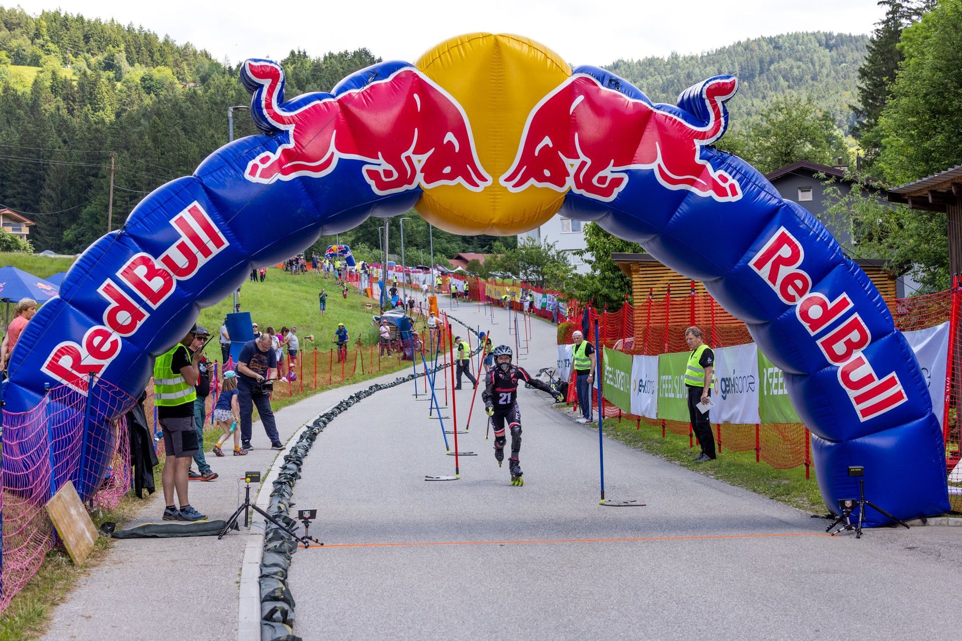 Adrenalin na Gradišču: Zaradi World Cup Inline slalom tekmovanja popolna zapora ceste