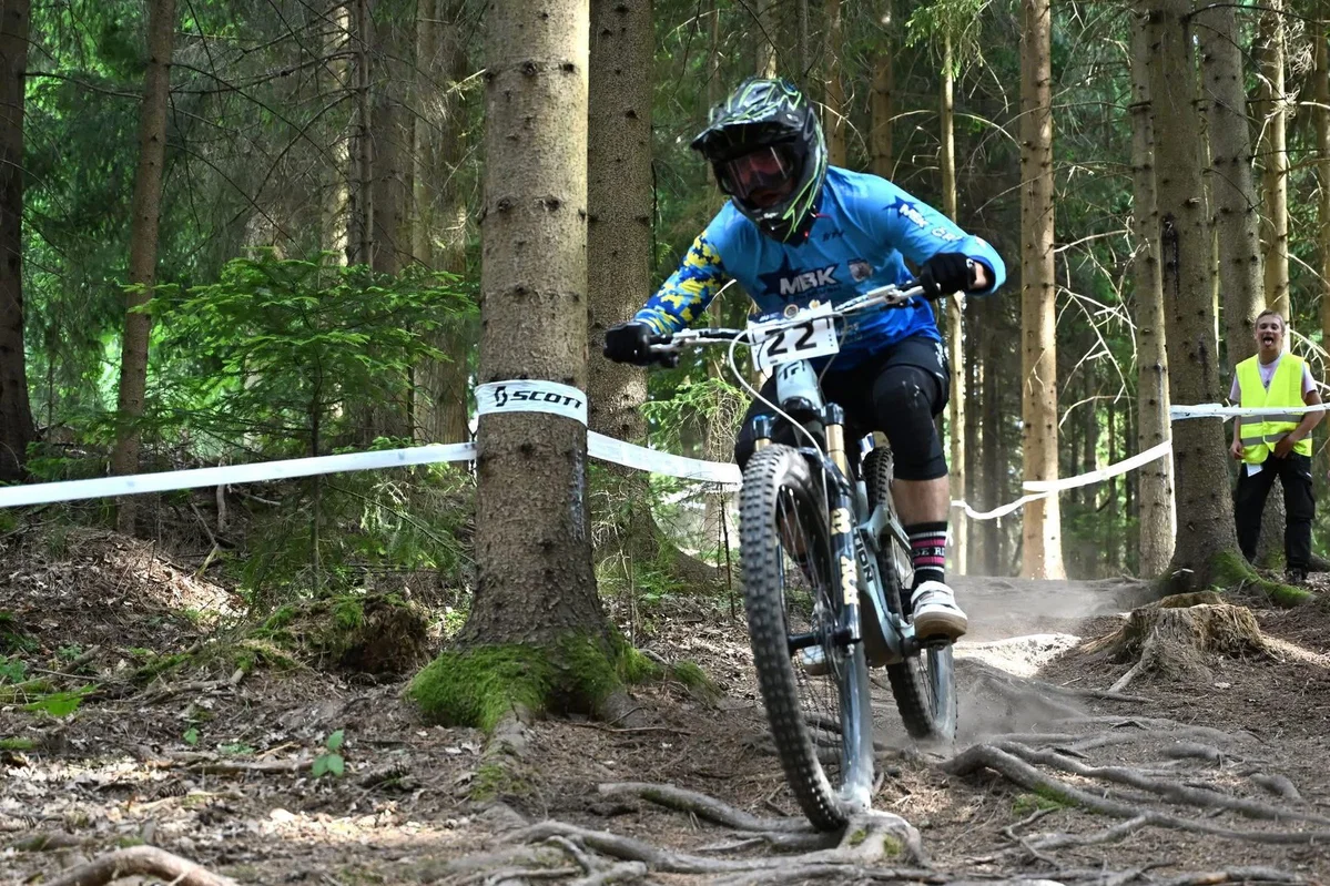 Dirka za Pokal Slovenije v downhillu že kmalu na Poseki, prijave so odprte