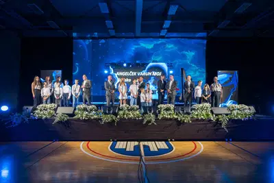 (FOTO) Družina Breznik pred nabito polno dvorano obeležila jubilej