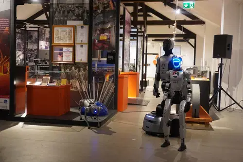 Fabrika Fest danes: Od robotike in plesa do večernega koncerta Liquid Carpet