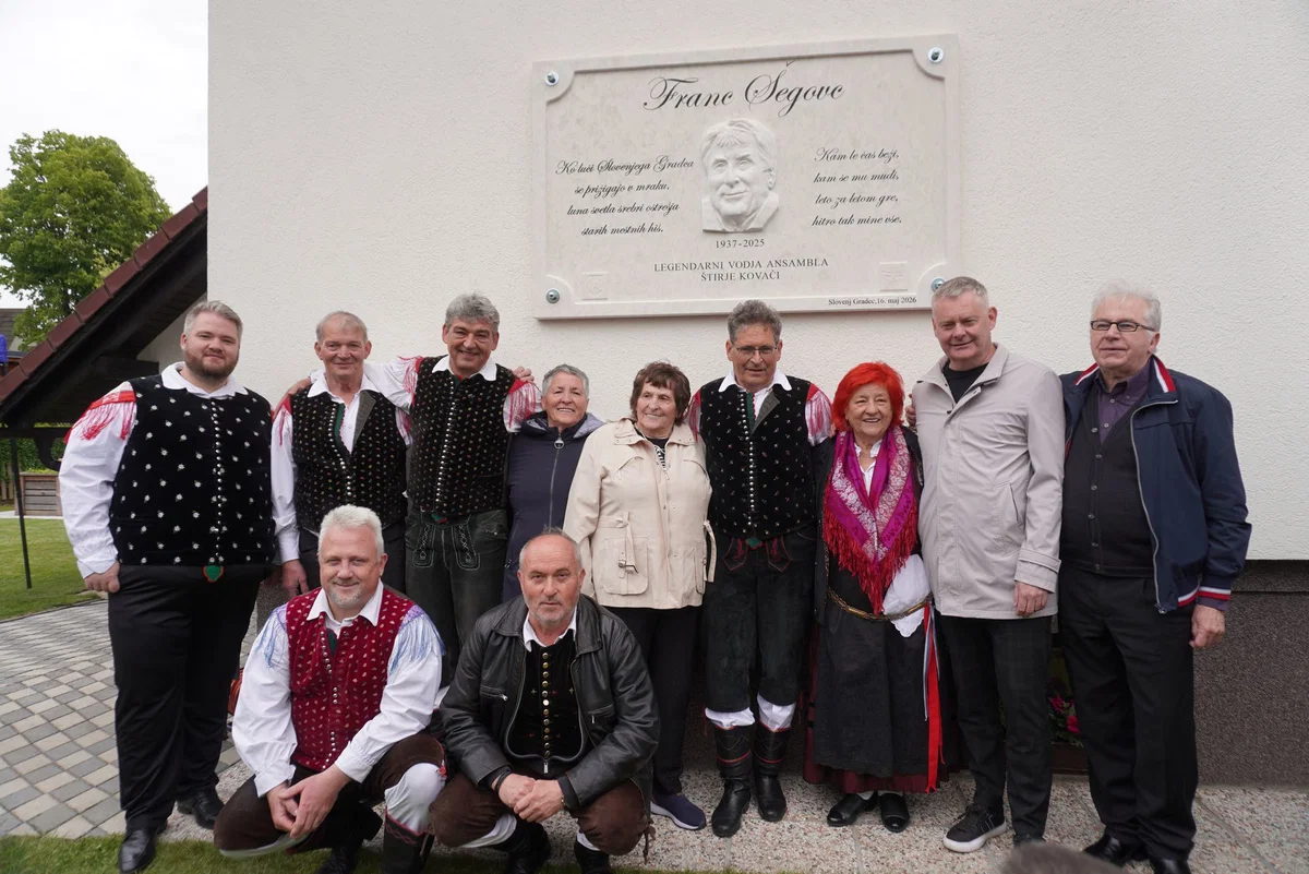 (VIDEO in FOTO) Franc Šegovc dobil spominsko ploščo pred domačo hišo