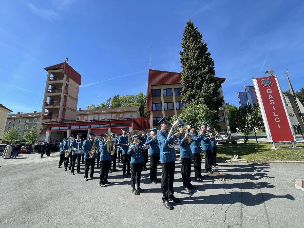 (FOTO) Na Ravnah obeležili prihajajoče Florijanovo
