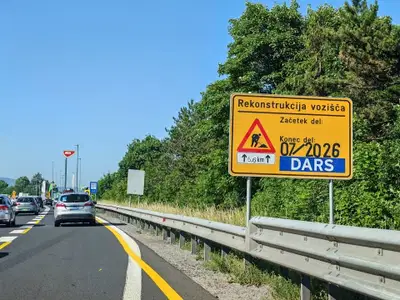 DARS: Jesen na ceste prinaša spremenljive razmere, previdnost na cesti ne bo odveč
