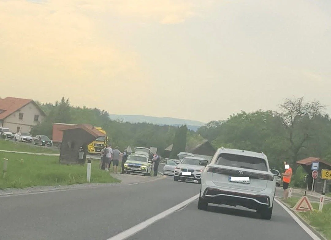 Pri odcepu za Šentilj je prišlo do prometne nesreče, previdno