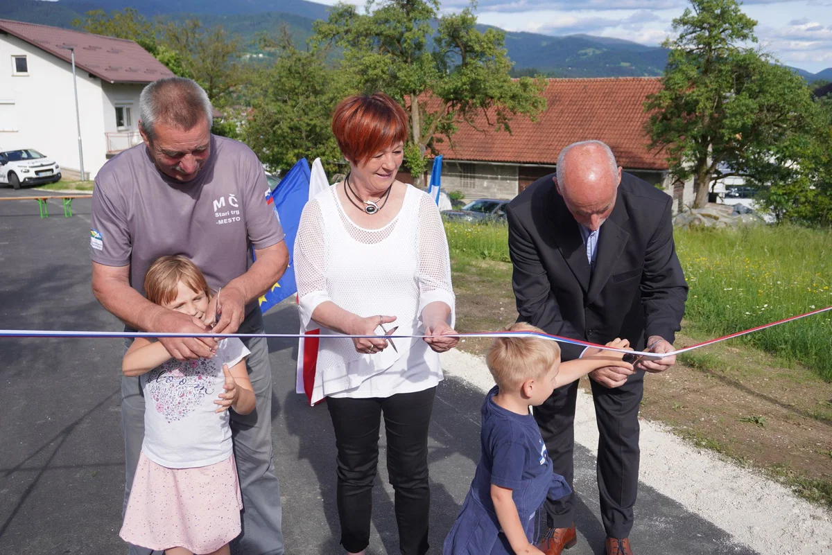 (VIDEO in FOTO) V Starem trgu slavnostno otvorili obnovljen cestni odsek Kosi–Špesnik–Gornji Žlap